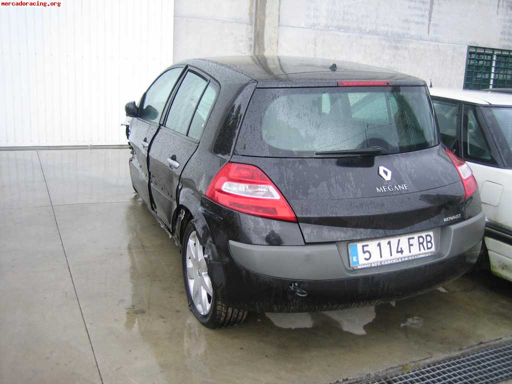 Se vende renault megane del año 2007 