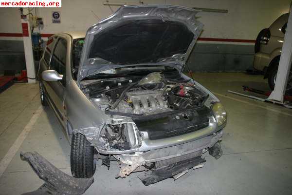Siniestro clio sport año 2000