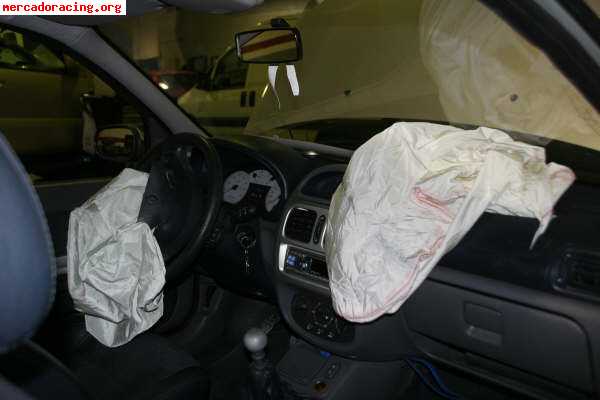 Siniestro clio sport año 2000