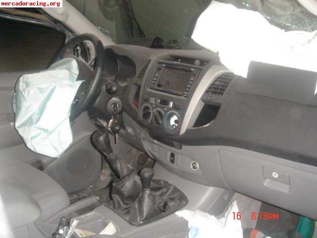 Toyota hilux con golpe el alto de gama