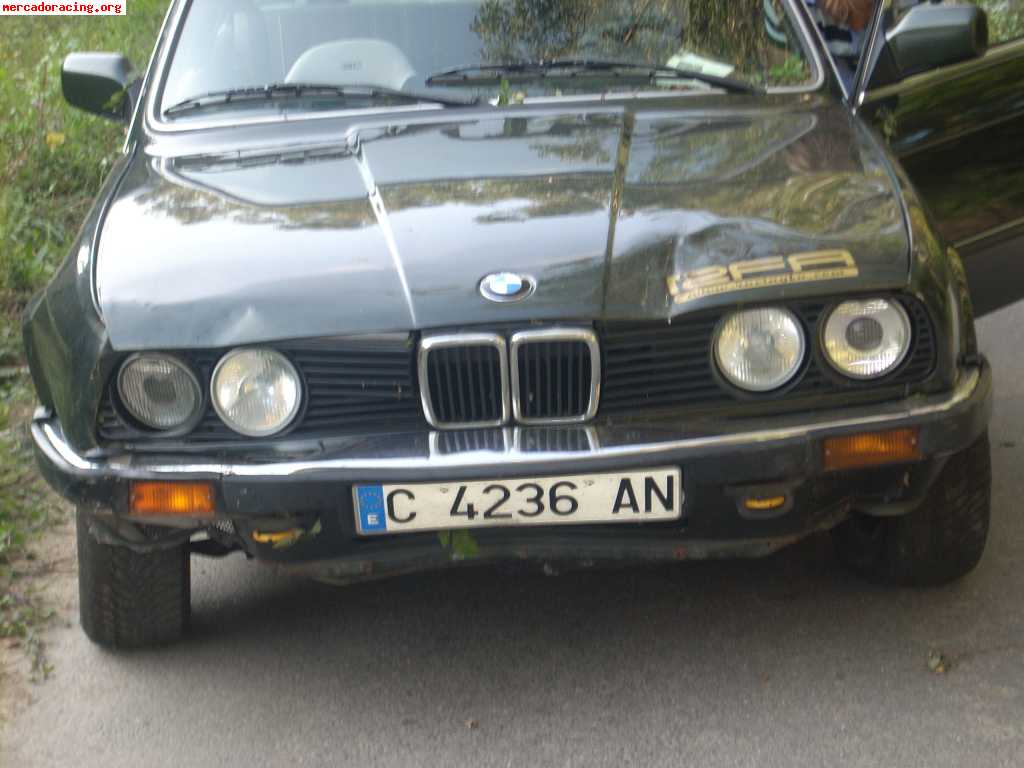 Bmw 318 e-30 con punteras dobladas