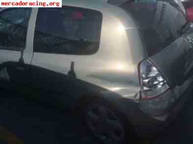 Siniestro clio 2 dynamique 1.4 16 v de diciembre del 2001