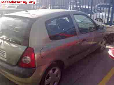 Siniestro clio 2 dynamique 1.4 16 v de diciembre del 2001