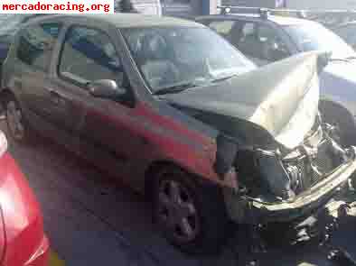 Siniestro clio 2 dynamique 1.4 16 v de diciembre del 2001