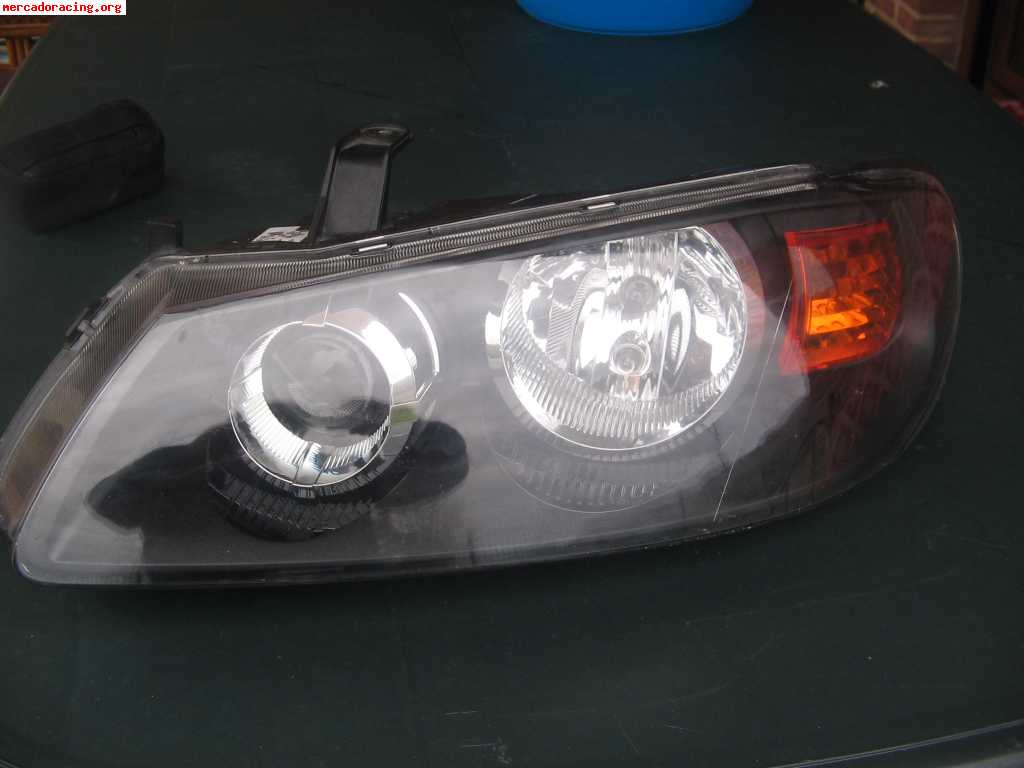 Faro nissan almera