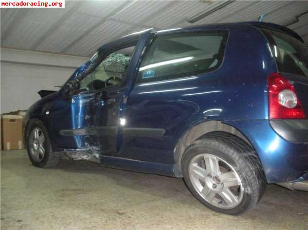 Siniestro renault clio 1.6 16v extrem