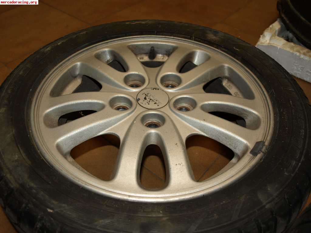 Llantas 15  mazda