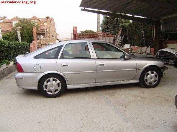 Opel vectra b con golpe delantero