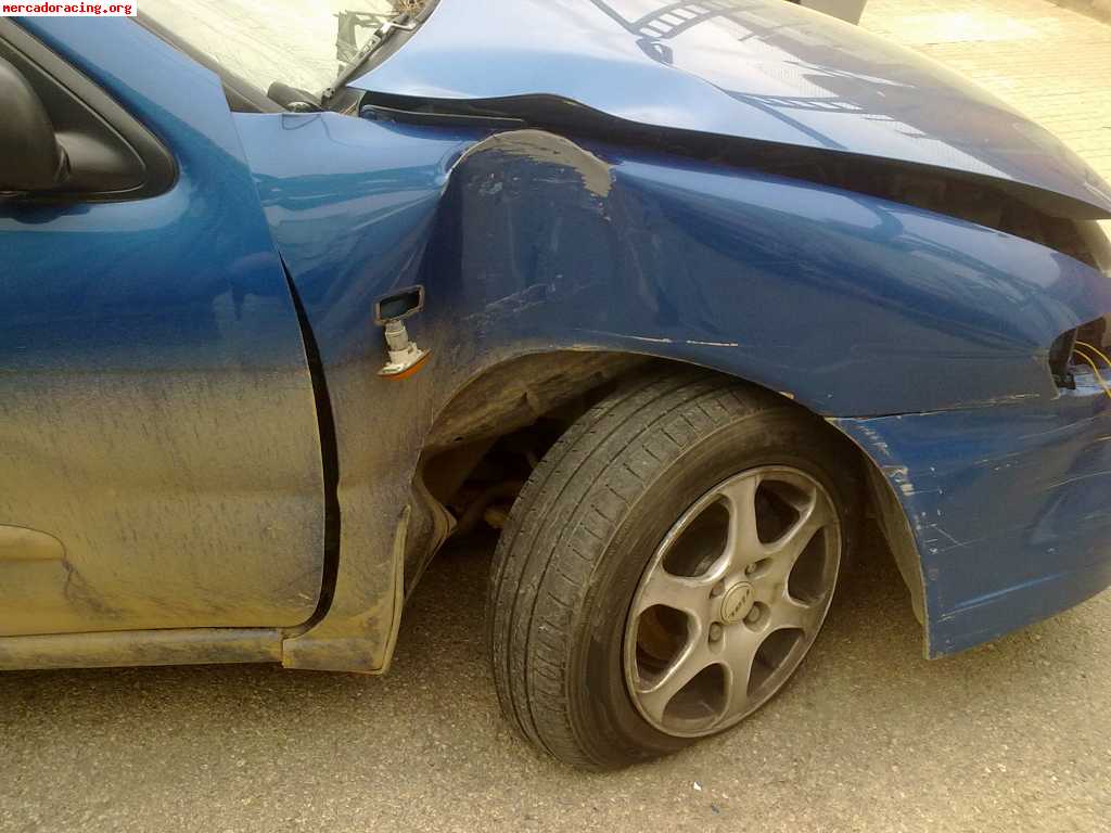 Vendo nissan almera siniestrado