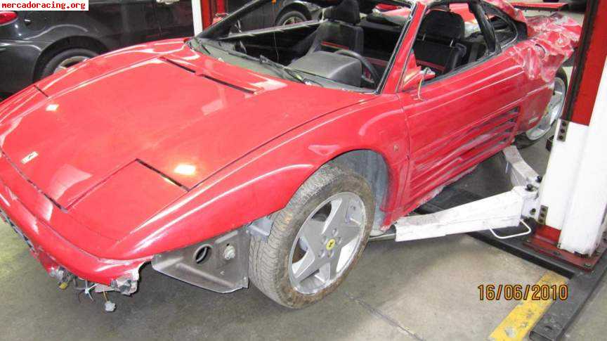 Ferrari 348 siniestrado