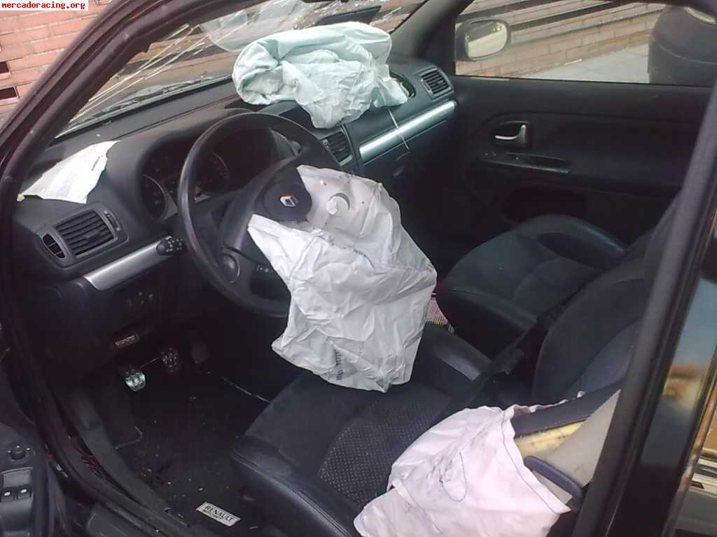 Siniestro renault clio sport 2.0 16v 2005