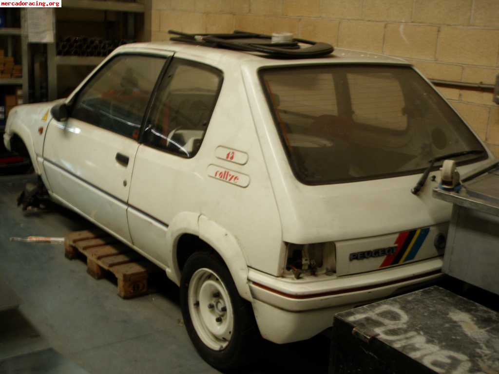 Se vende carroceria 205 rallye 