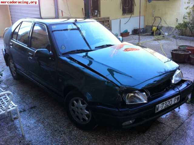 Renault r 19 con golpe de chapa 500€
