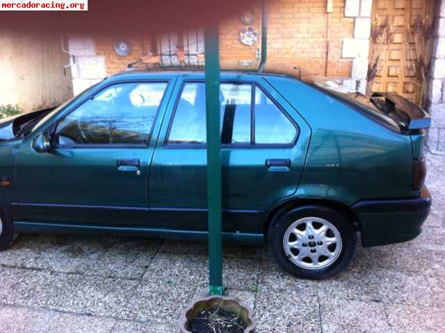 Renault r 19 con golpe de chapa 500€