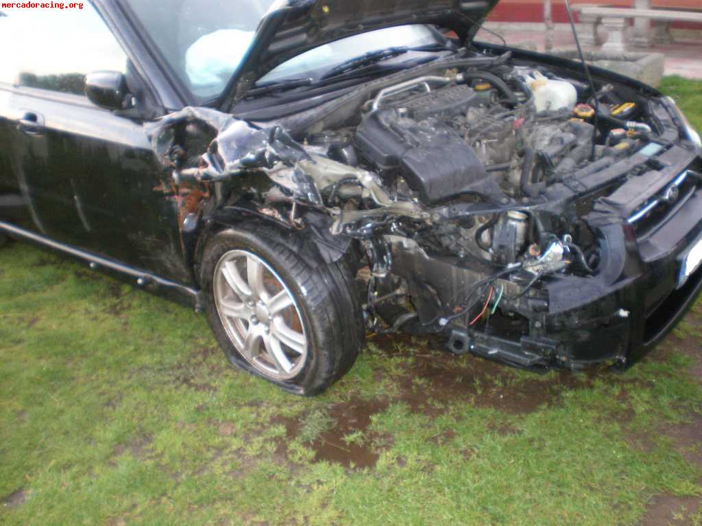 Se vende siniestro de subaru impreza.