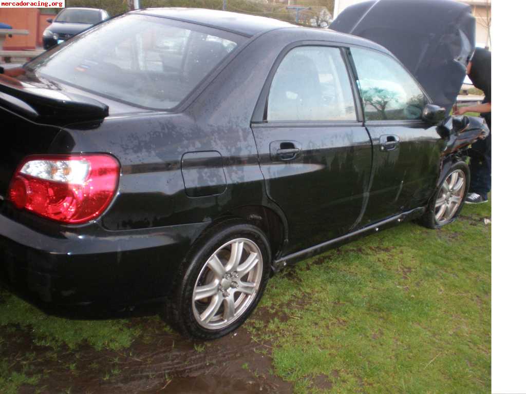 Se vende siniestro de subaru impreza.