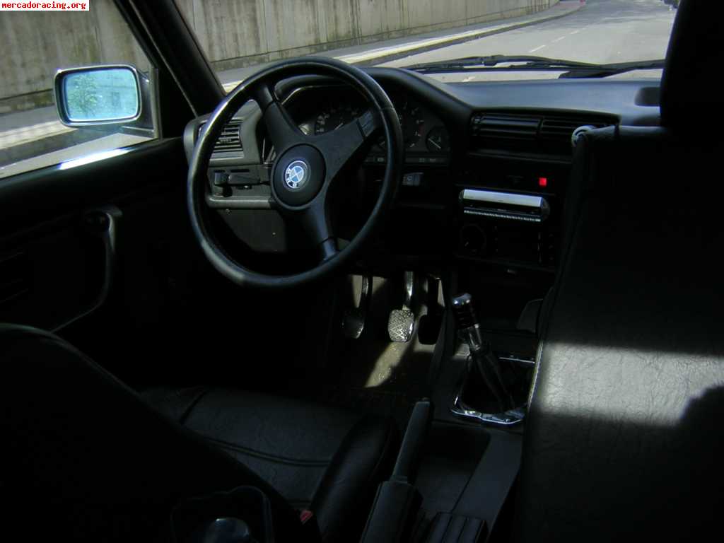 Bmw 320, 6 cilindros gasolina, tres puertas, año 91 negro, t