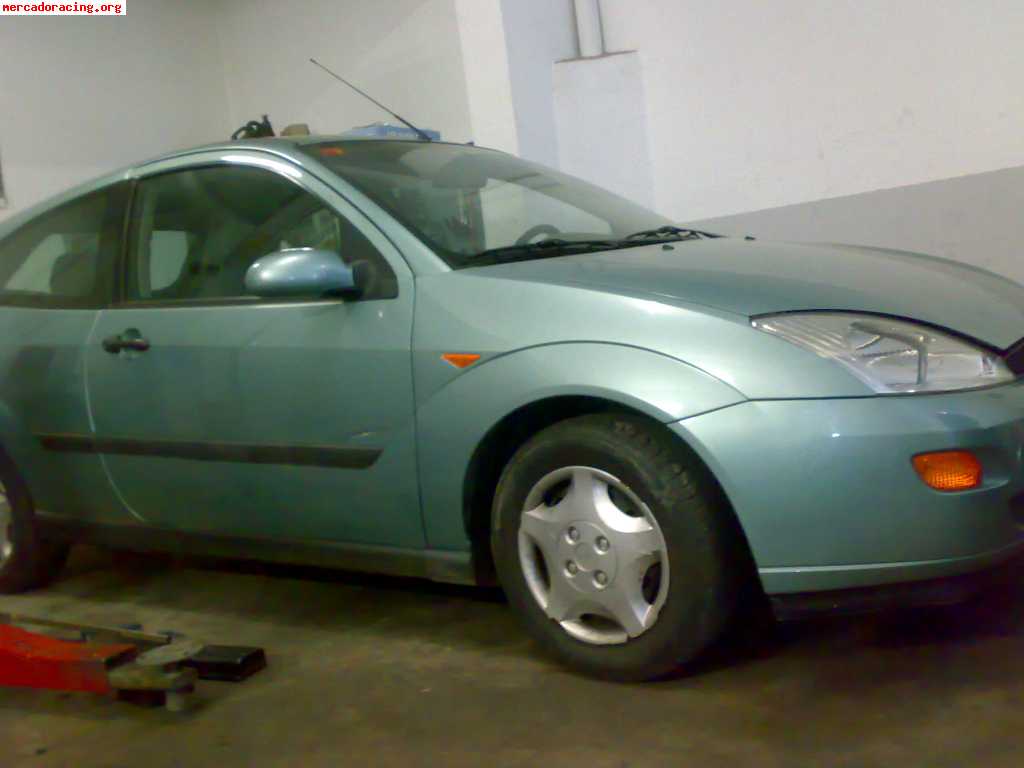 Ford focus tddi 900€