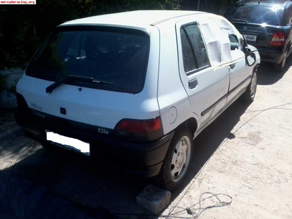 Renault clio 1.8s para piezas 350 euros