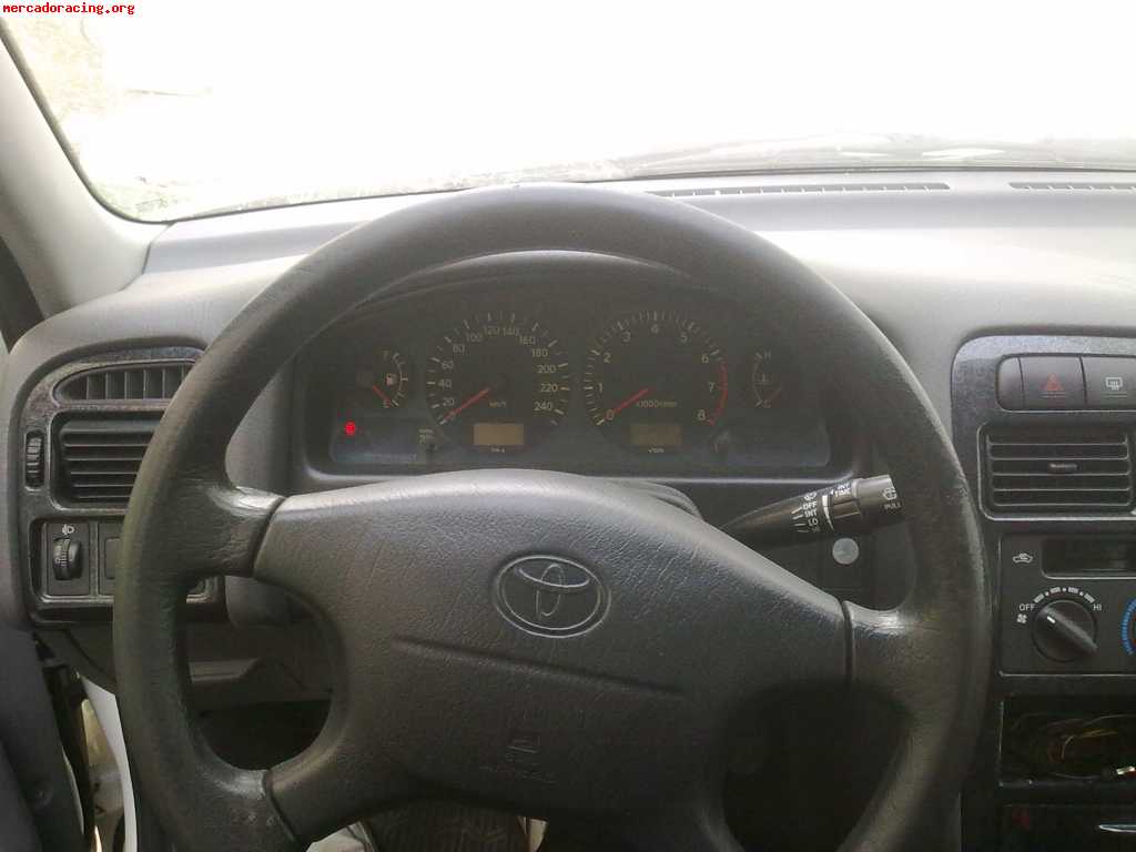 Toyota avensis lucena