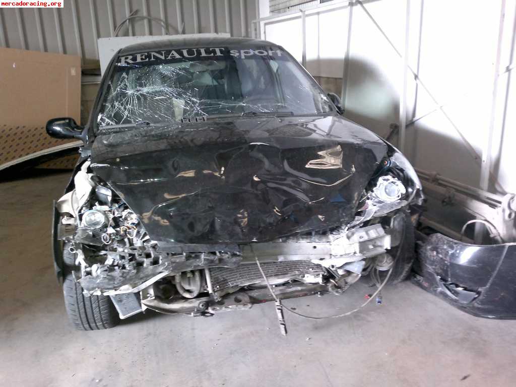 Siniestro clio sport año 2002