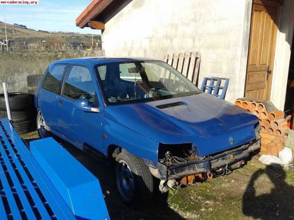 Se vende carroceria documentada clio 16v