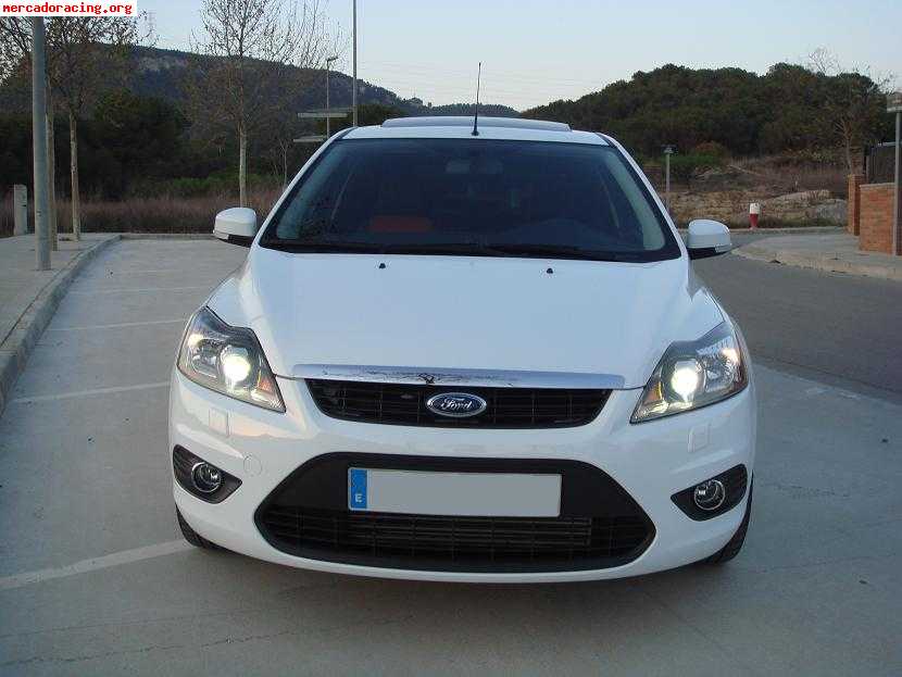 Vendo, rejilla o parrilla ford focus . 