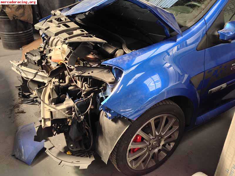 Vendo renault clio f1 team del 2008 con golpe frontal