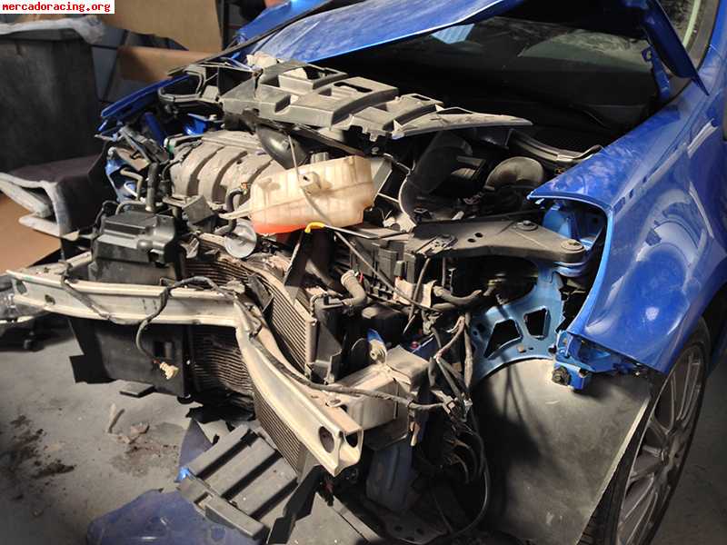 Vendo renault clio f1 team del 2008 con golpe frontal