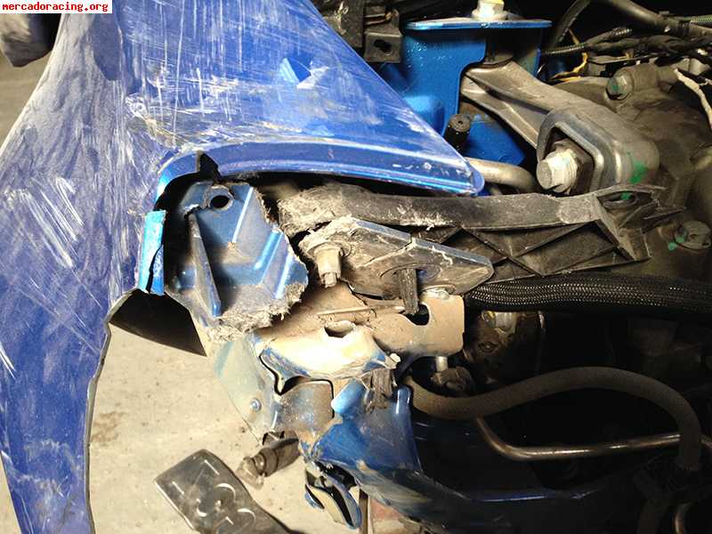 Vendo renault clio f1 team del 2008 con golpe frontal