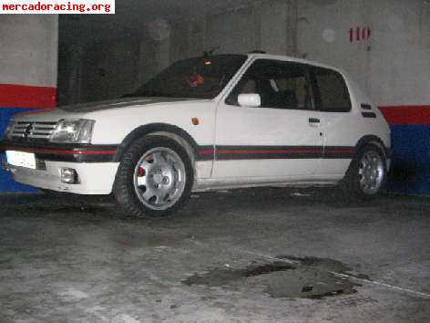 205 gti con golpe navarra