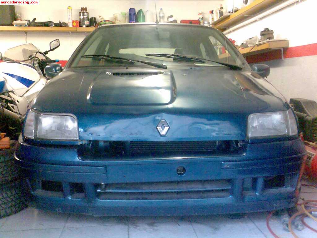 Clio 16v!!! perfecto con pequeño golpe en subchasis