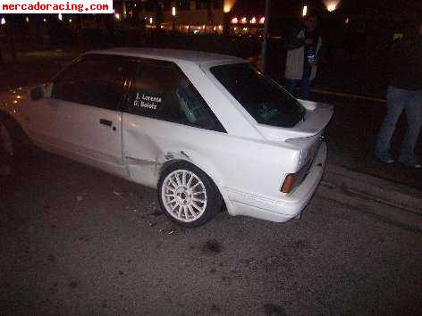 Vendo ford escort xr3 con golpe en la aleta trasera izquierd