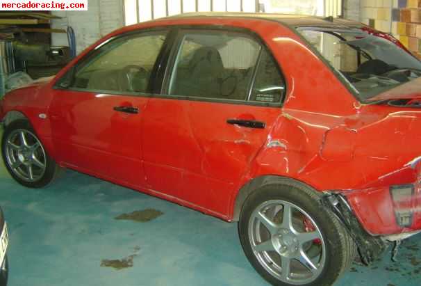 Vendo siniestro de mitsubishi evo viii
