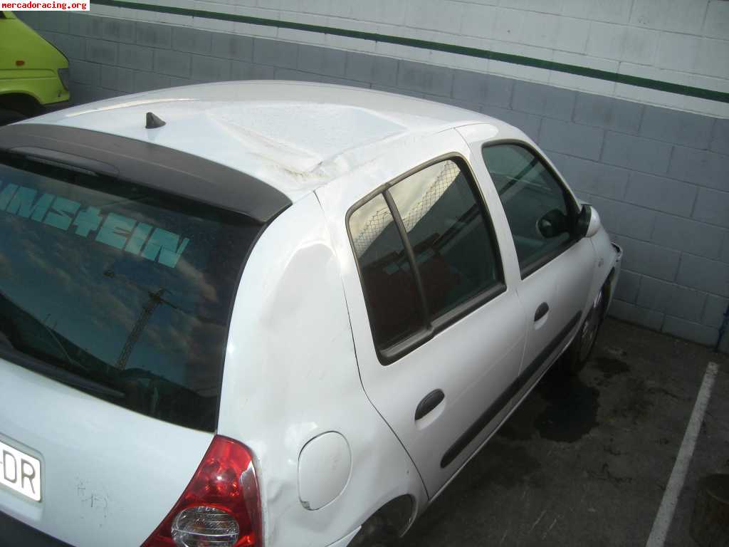 Vendo clio dynamic 1.5dci 65cv 5 puertas blanco (2003)