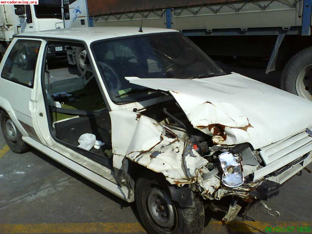 Renault 5 turbo con golpe