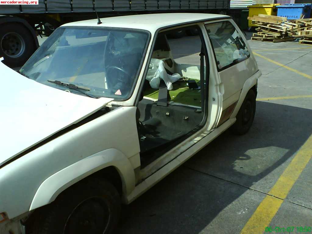 Renault 5 turbo con golpe