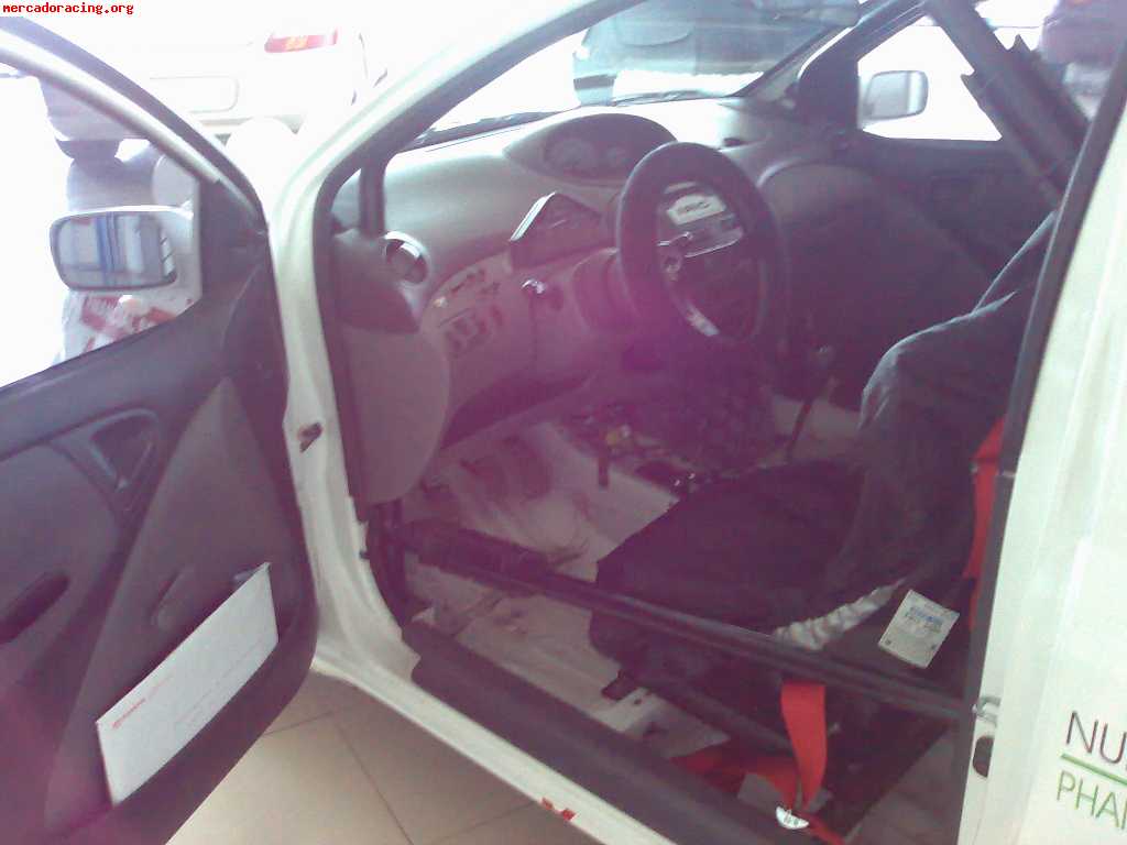 Vendo toyota yaris 1.3 cup rally 
