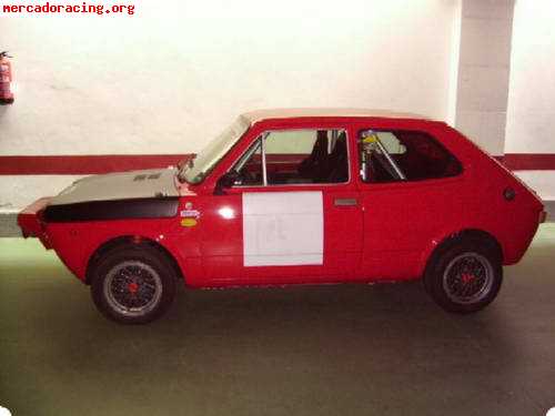 Coche clasico de competicion  seat 127