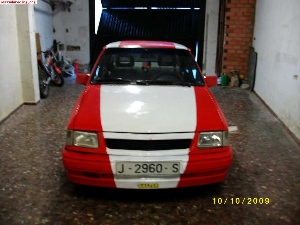 Corsa familiar muy gordo le faltan las barras