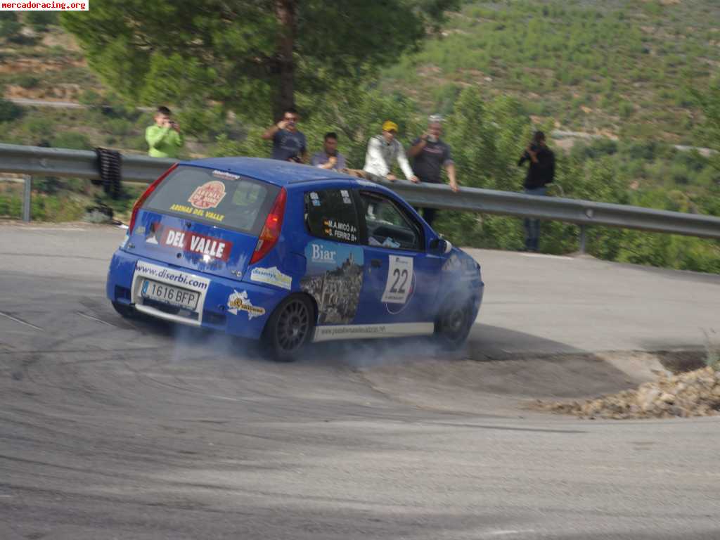 Se vende fiat punto grupo a. 