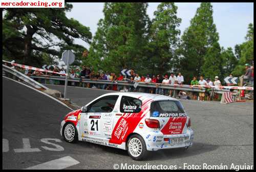 Se vende o cambia toyota yaris 1.5 tsport