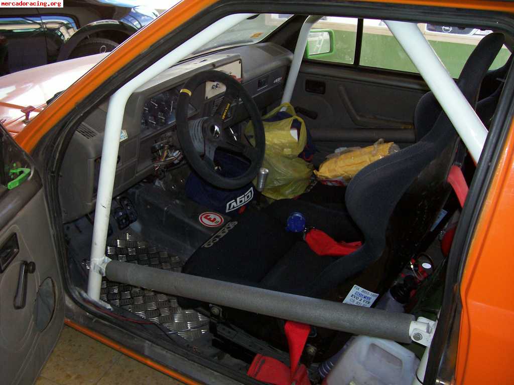 Opel corsa  vendo o cambio por furgoneta o caravana