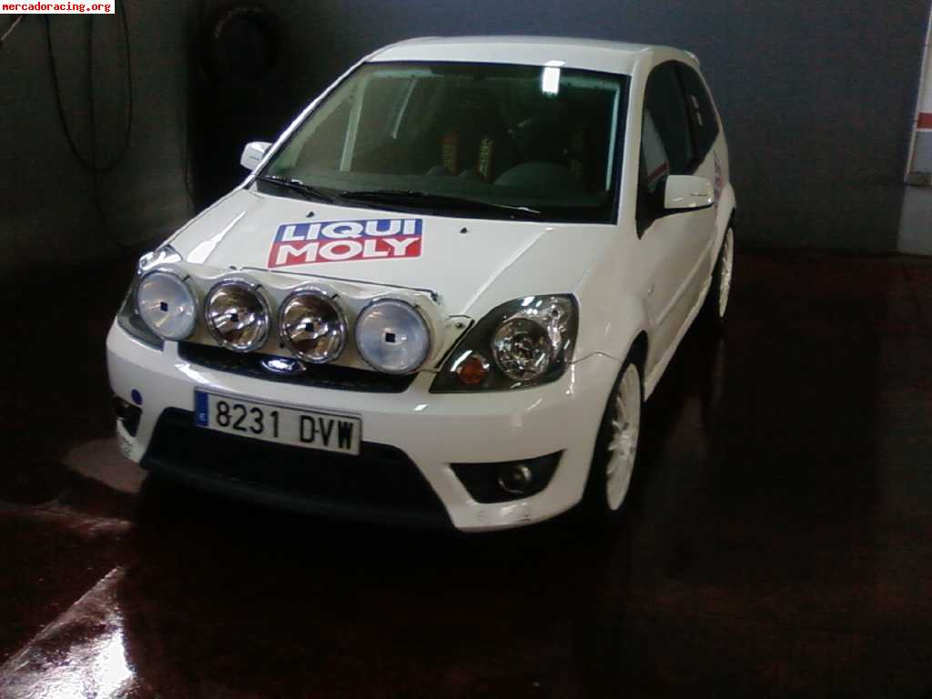 Vendo ford fiesta de competicón gr n con furgón de asistenci