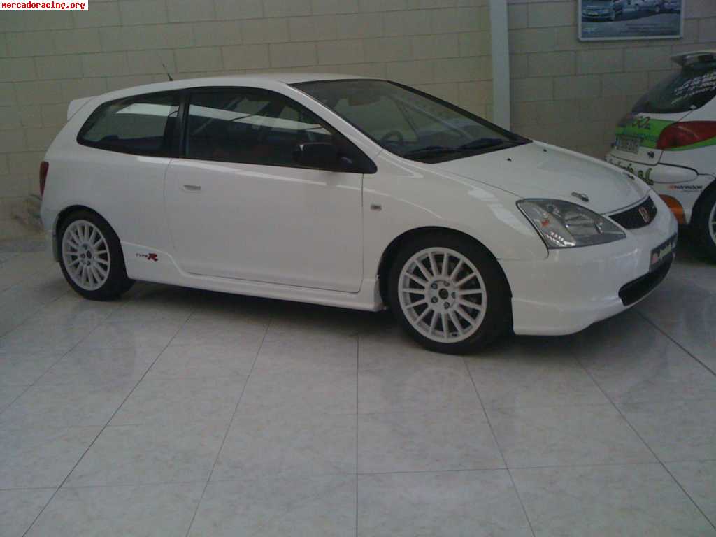 Honda civic type-r (se escuchan ofertas)