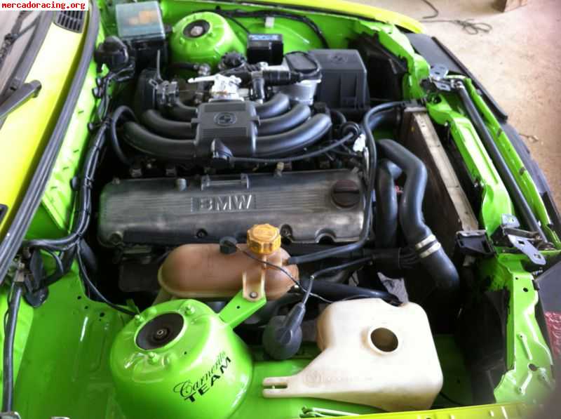 Se vende 2 bmw e 30 2.5 mas carro 