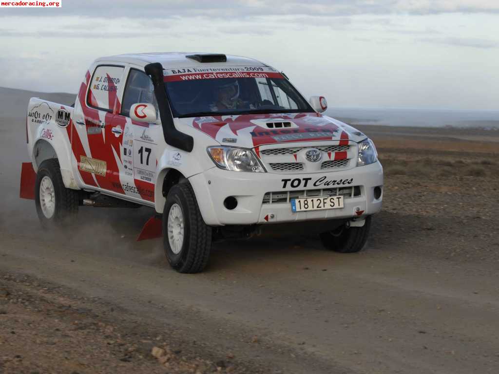 Toyota hilux de carreras