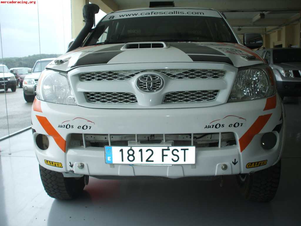 Toyota hilux de carreras