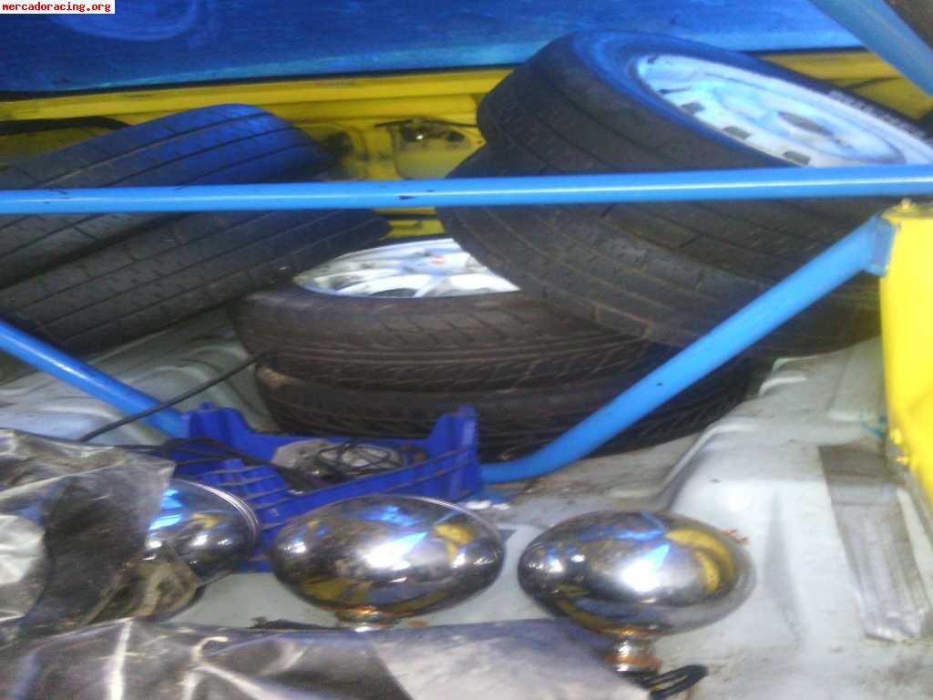 Se vende hyundai accent para restaurar o piezas