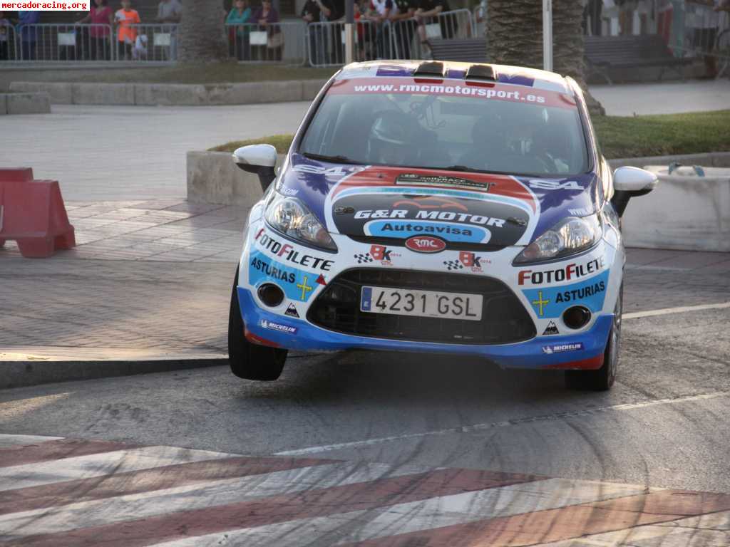 Se vende ford fiesta r-2